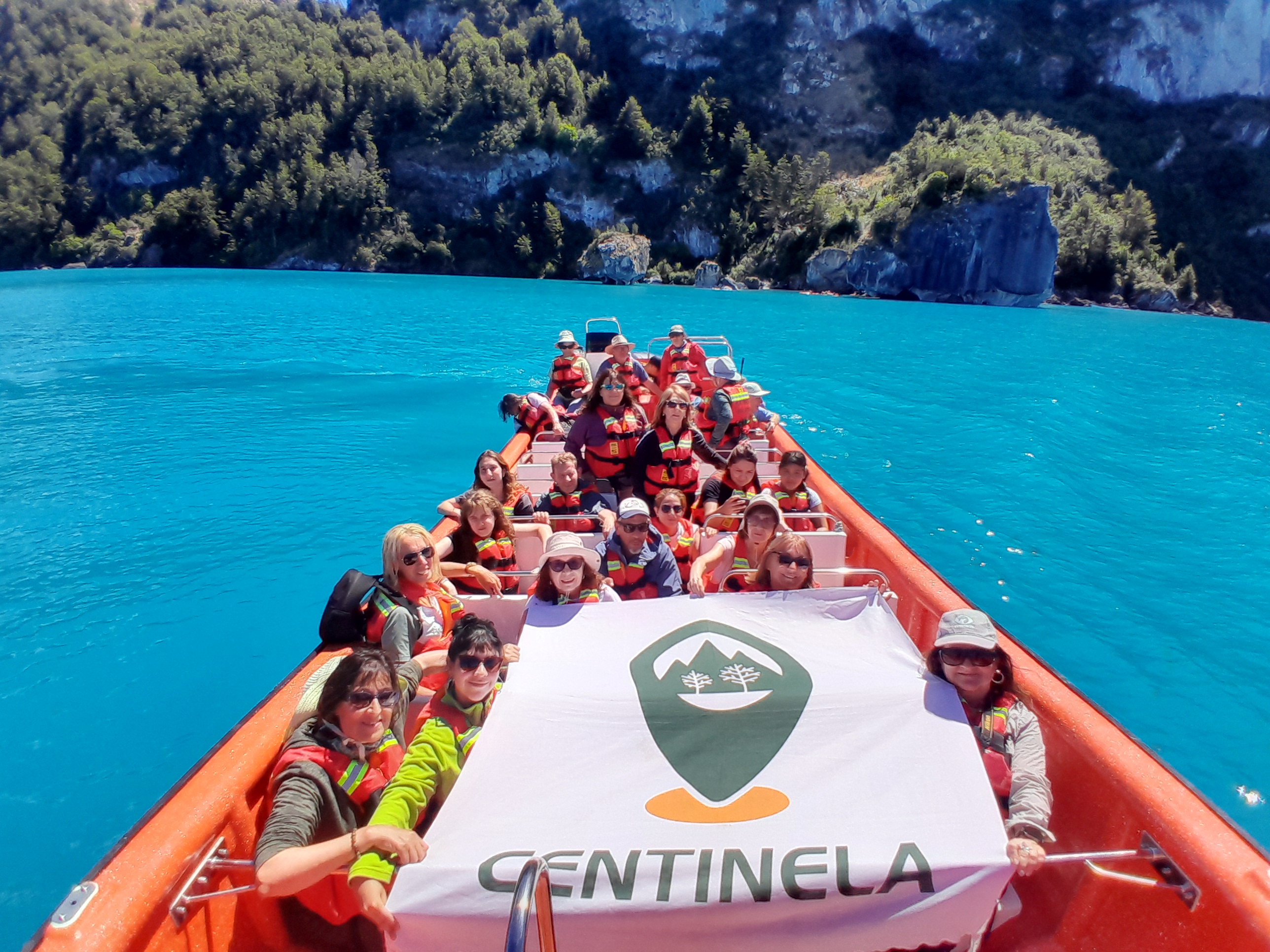 Capillas de M&aacute;rmol en el lago General Carrera, Patagonia, Argentina
